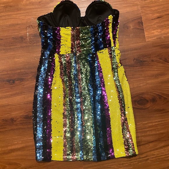 SEQUIN MULTICOLOR MINI DRESS SIZE L - Picture 4 of 6